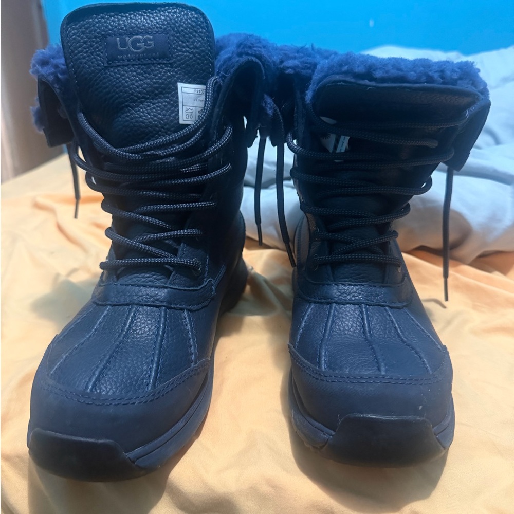 UGG Dark Blue Adirondack
